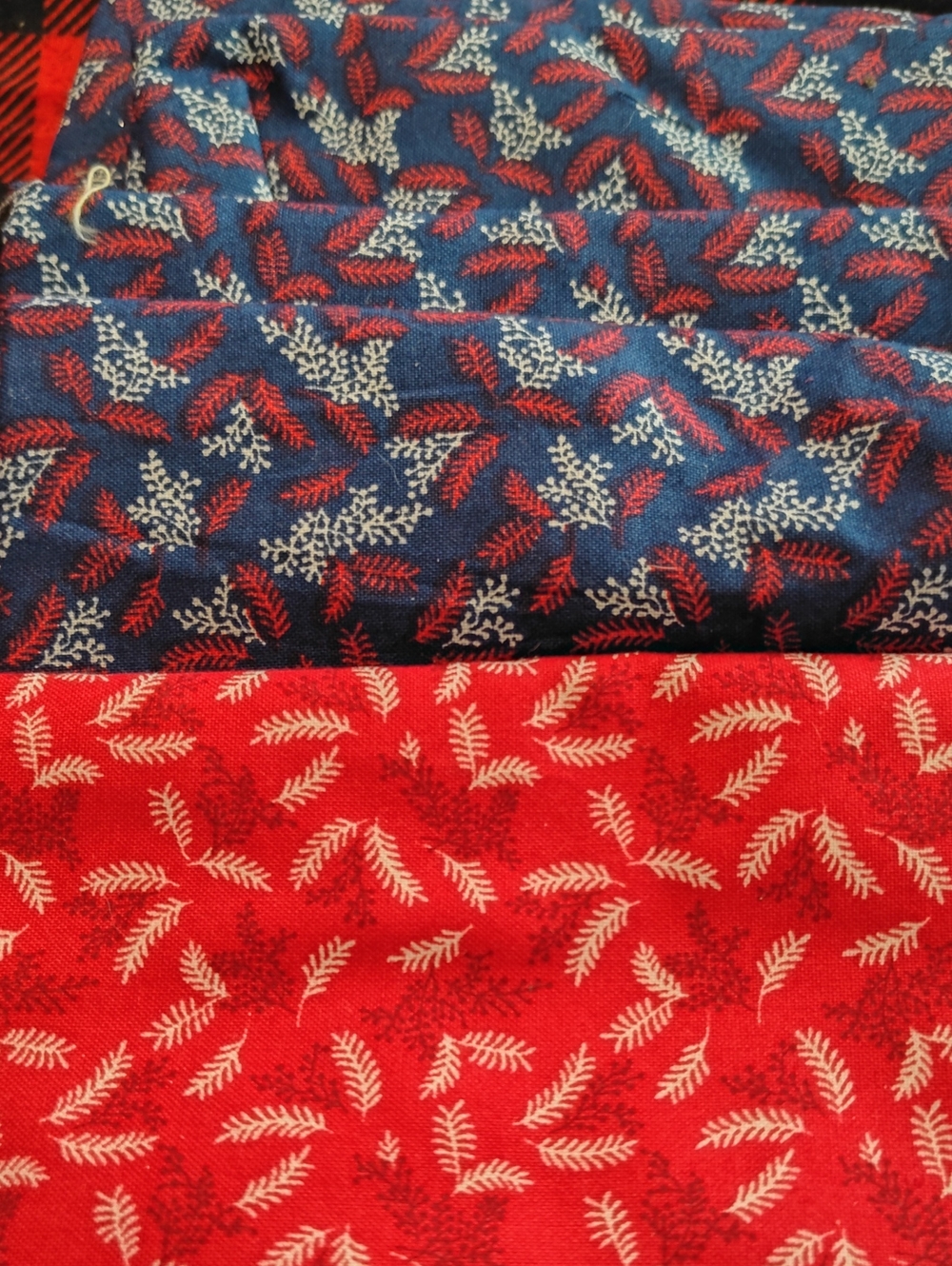 Leaf-Print Cotton Fabric in Blue & Red - Bundle Of Five Panels 1/3 Yard Each